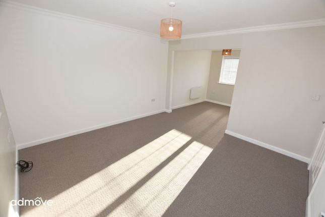 6 Drillfield Court, Northwich photo 4