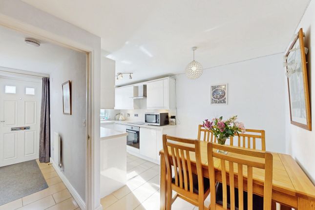 3, Siskin Drive, Glos photo 2