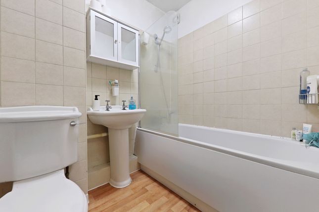 Flat for sale in Pages Walk, London