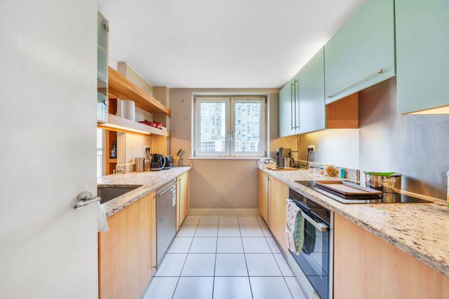 Thumbnail Flat to rent in Pierpoint Building, Canary Wharf, London