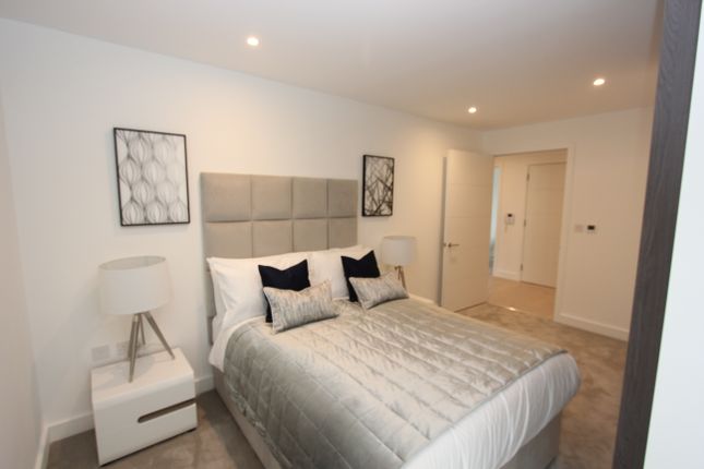 Flat for sale in Tunley Road, Balham, London