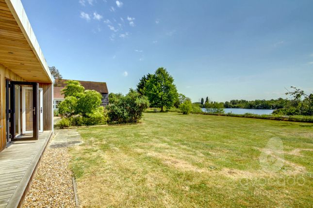 3, Tithe Lane, Staines-Upon-Thames photo 3