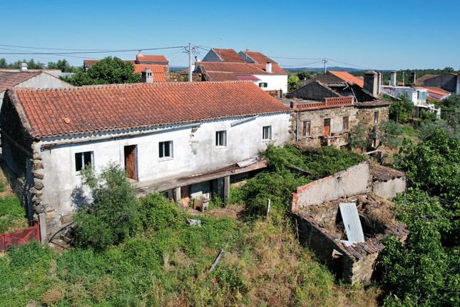 Thumbnail Terraced house for sale in Sarzedas, Castelo Branco (City), Castelo Branco, Central Portugal