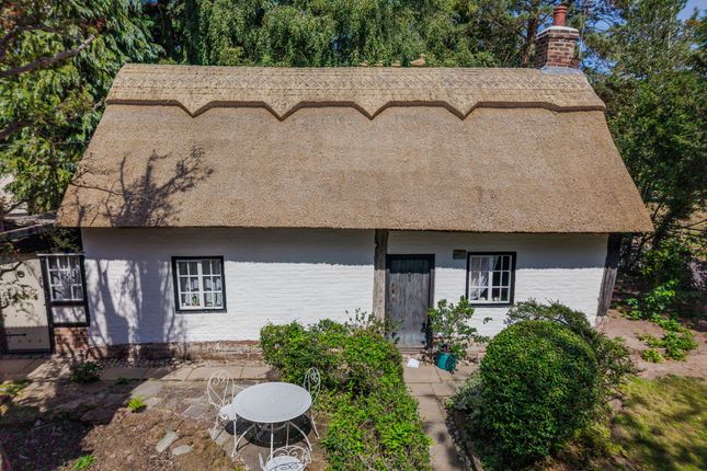 2-bed house on Yew Tree Cottage Eaton Lane, Tarporley, £575,000
