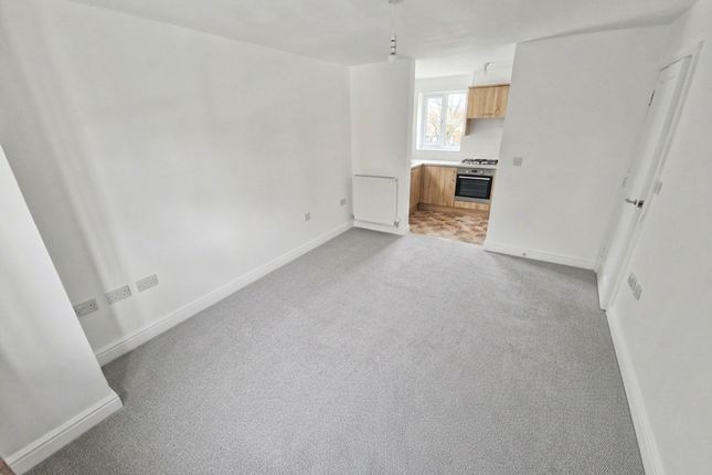 5 Fernbeck Close, Bolton photo 3