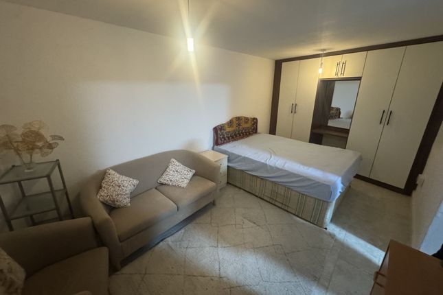 1 Bed Flat To Rent Hayes