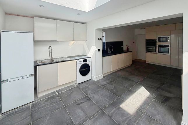 138, Feltham Road, Ashford photo 2
