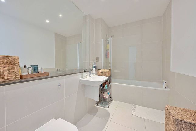 4 Avonmore Road photo 4