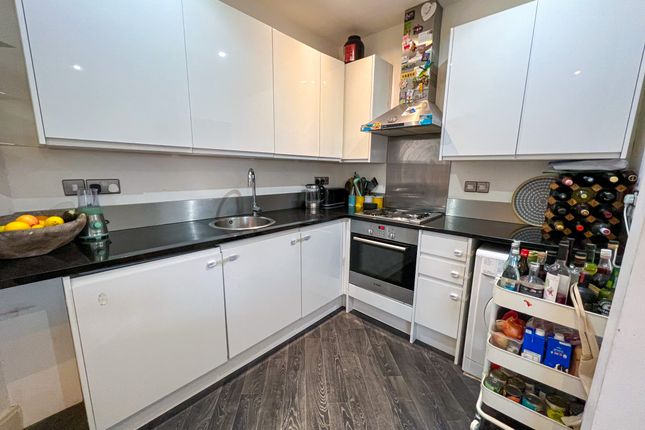 Flat for sale in Walton Road, West Molesey
