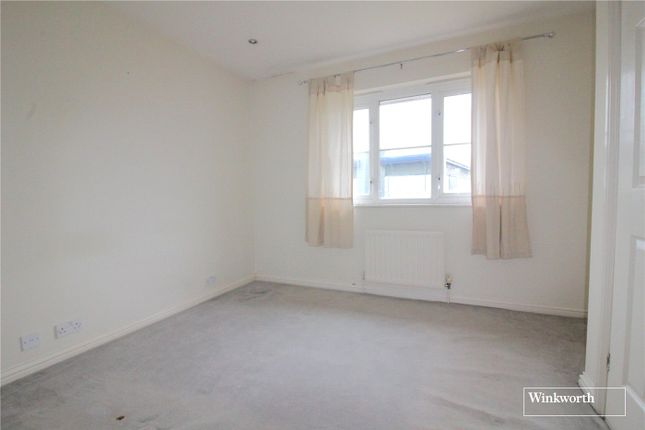 61, Kensington Way, Hertfordshire photo 4