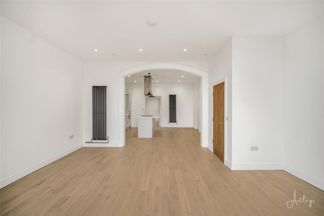 Flat A, 144 Overland Road, Swansea photo 4