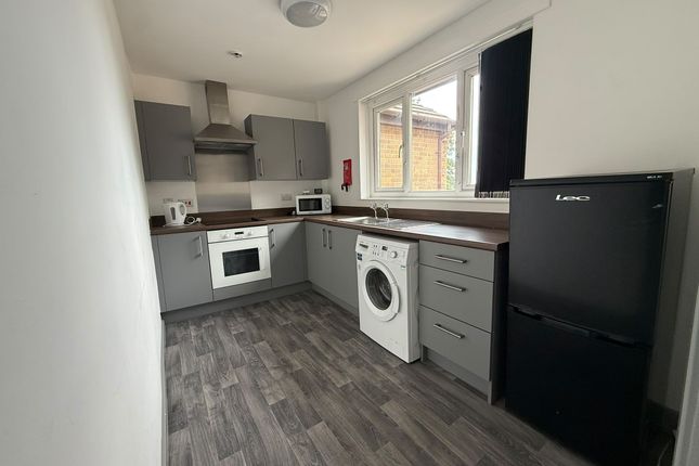 1-bed flat on Unknown, BRADFORD, £650/mo