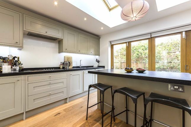 39, Mattock Lane, London photo 4