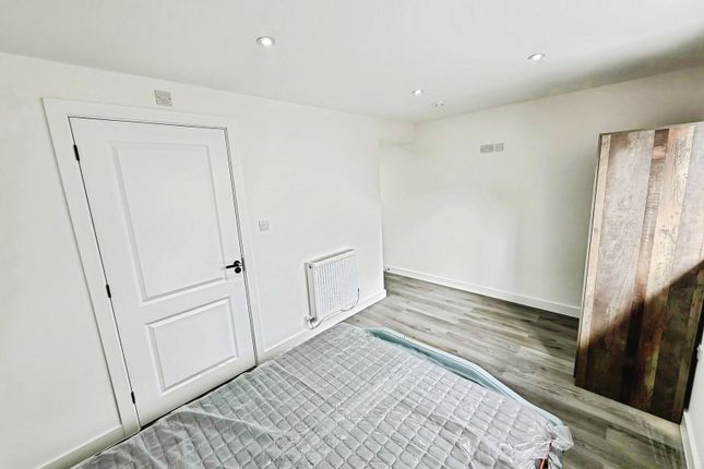Room 3, 26, Brunswick, Berkshire photo 3