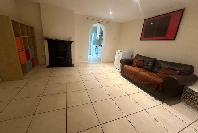 Town house to rent in Friern Barnet Road, London