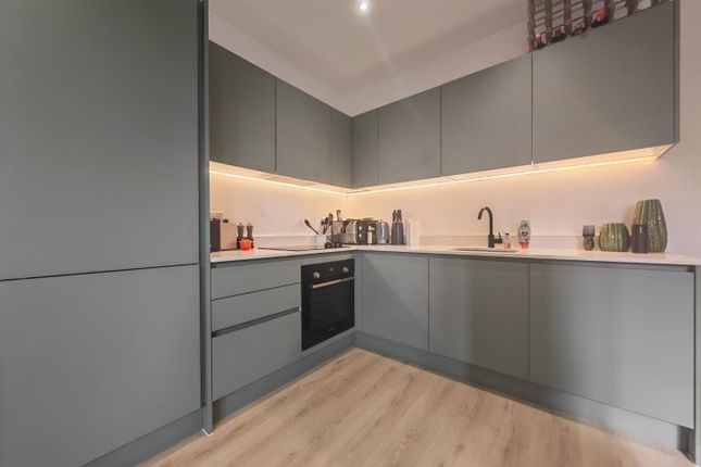1-bed flat on Flat, 6, Peach Street, Wokingham, £1,450/mo