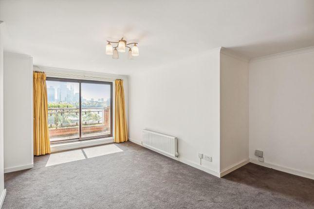 Flat for sale in Free Trade Wharf, 340 The Highway, London