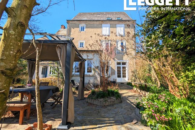 Villa for sale in Saint-Yrieix-La-Perche, Haute-Vienne, Nouvelle-Aquitaine