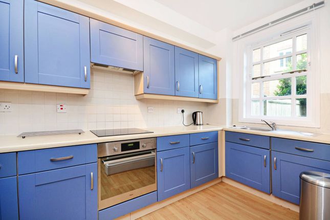 Thumbnail Flat for sale in Middleton Road, Haggerston, London