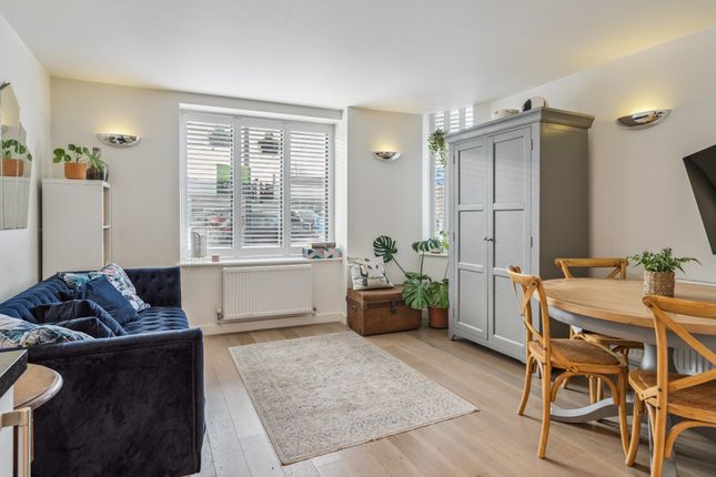 Flat 2, The Old Warehouse, Chalfont Station Road, Little Chalfont photo 4