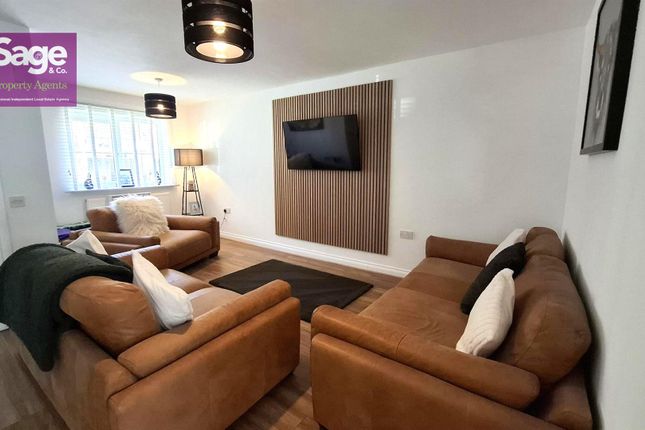 8, Woodland View, Newport photo 3