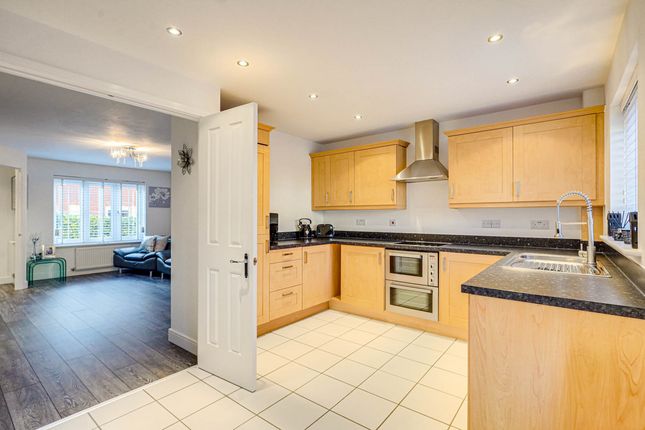 26, Temple Way, Rayleigh photo 2