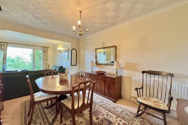 16, Venables Close, Swansea photo 4
