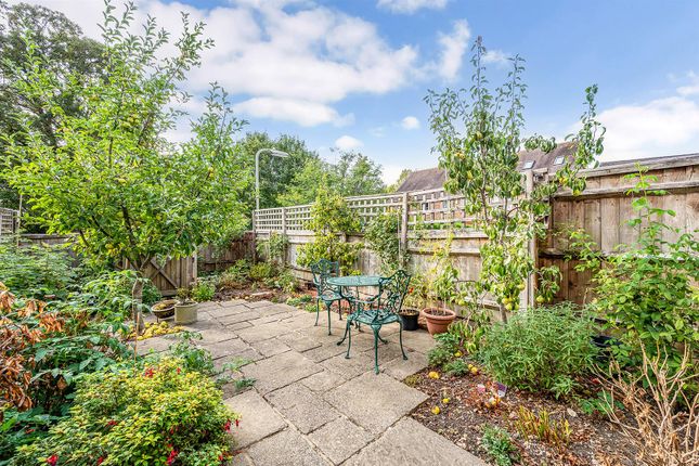 10, Marsden Court, Whitchurch photo 2