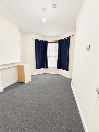 573a Romford Road, London photo 2