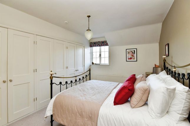 Bedroom2.Jpg