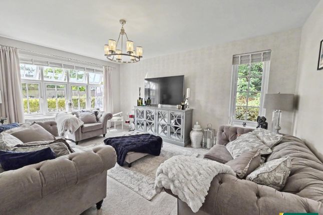 19, Donnington Close, Northampton photo 3