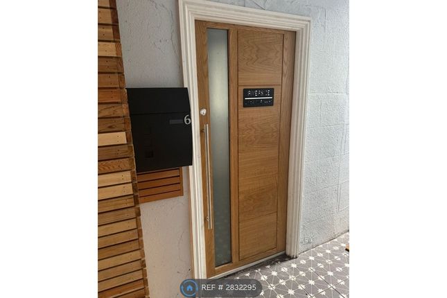 Flat, Foss St, Dartmouth photo 3