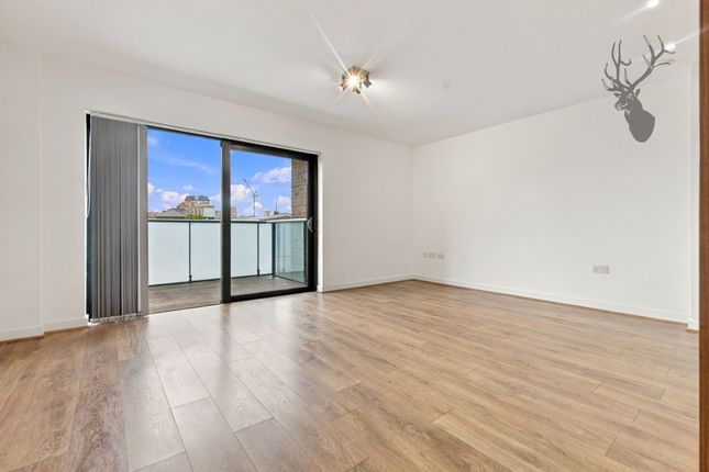 Flat 5, Boathouse Apts, London photo 3