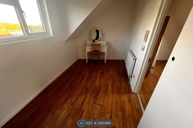 Flat B, Greenford Road, Greenford photo 4