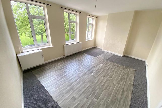 Flat to rent in Jubilee Crescent, Radford, Coventry