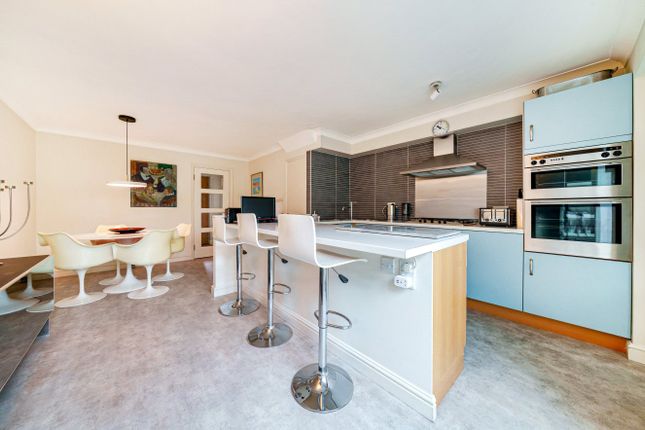 4 Marlborough Court,, Lyndhurst Road, St Leonards photo 2
