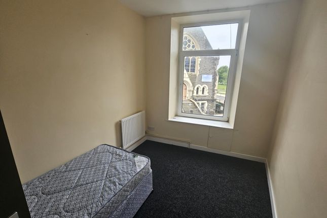 22a Cowell Street, Llanelli photo 4