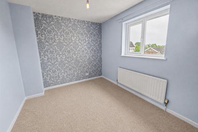 6, Amiens Close, Darlington photo 3