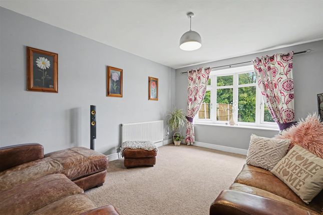 15, Briar Avenue, Nottingham photo 2
