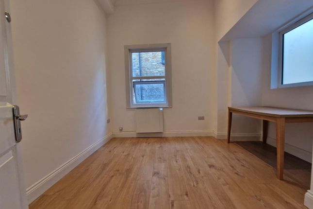Thumbnail Studio to rent in Belsize Village NW3, London