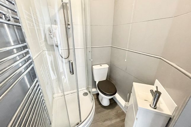 Flat 2, 101a, High Street, Kent photo 5
