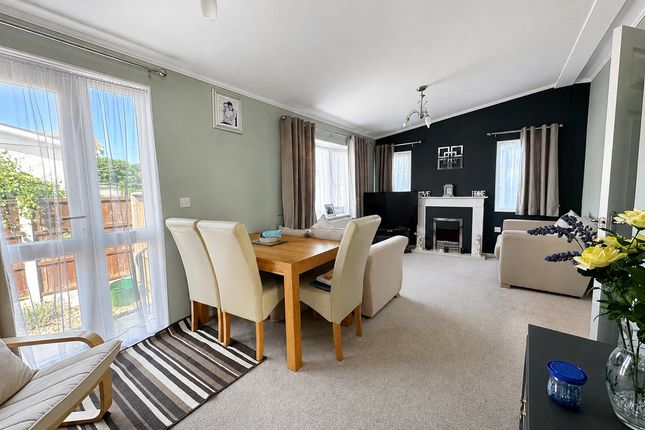 12, Hockley Park, Hockley photo 3