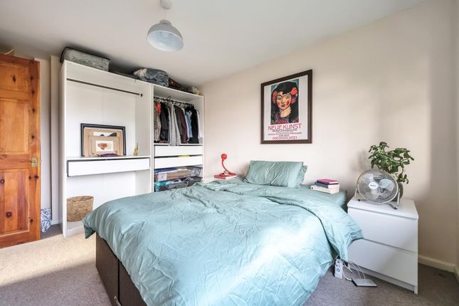 Flat for sale in Littlemore, Oxford