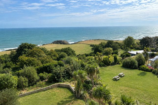 Flat 10, Carfax,, Undercliff Drive, Ventnor photo 2