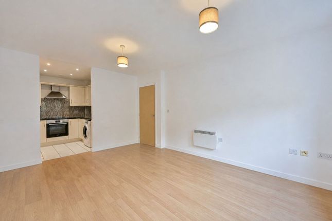 Timothy Place, West Molesey photo 2
