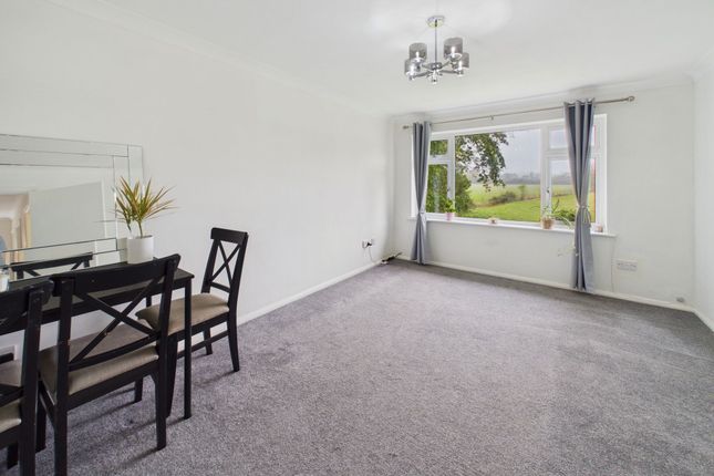 8 Hilary Close, Polegate photo 4