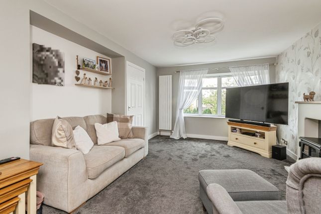 5, Brownhill Close, Birstall, Batley photo 2