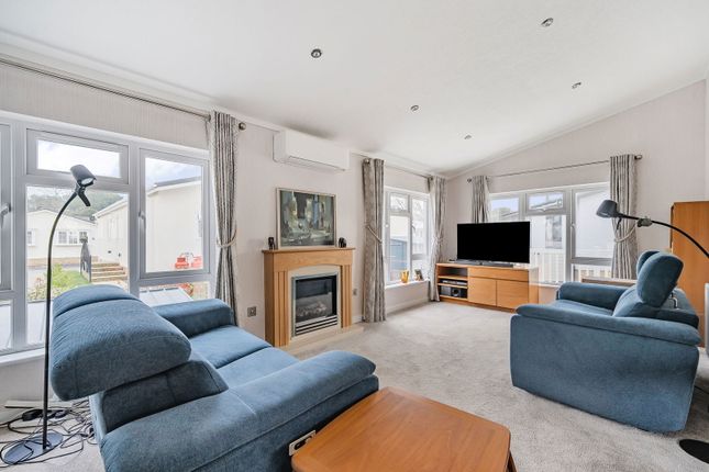 Oakwood Court,2 The Pines, Hogmoor Road, Bordon photo 2