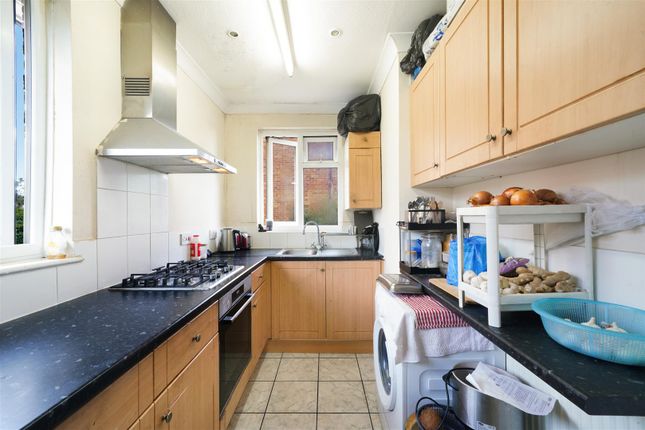 3 Keats Court, Byron Road, Wembley photo 3