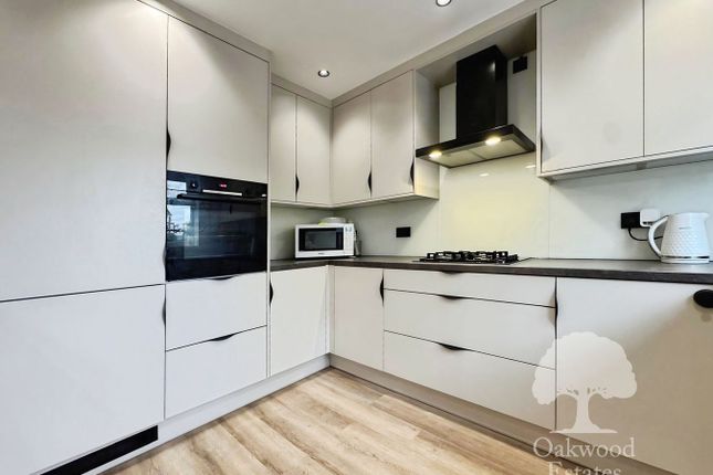54, Richmond Crescent, Slough photo 5